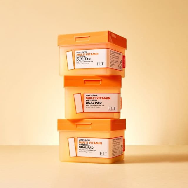 ELT COSMETICS - Vita Youth Multi Vitamin Waterfull Dual Pad